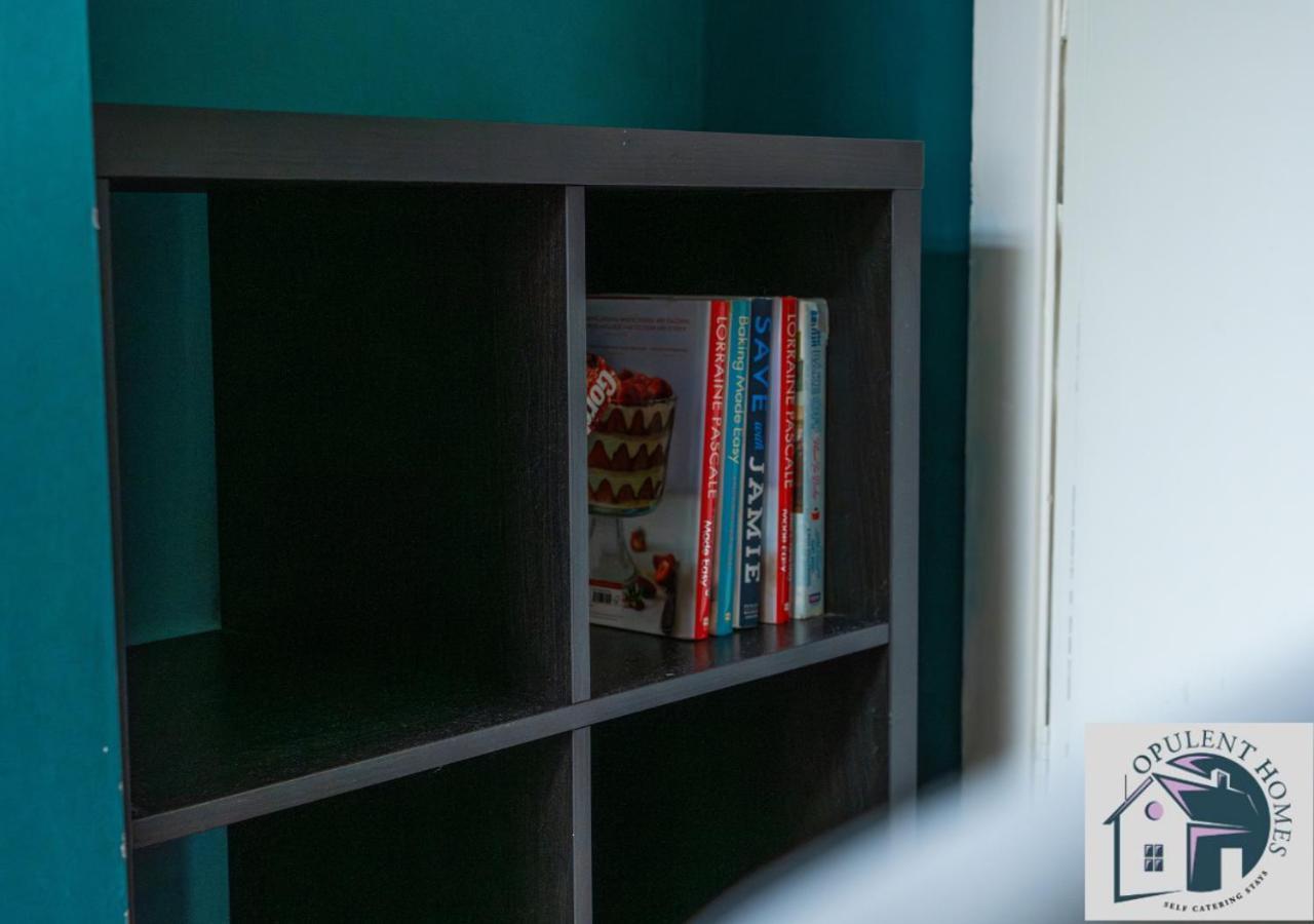 Contractors Pad - 4 Bed Town House - Cent Reading - Free Parking Βίλα Εξωτερικό φωτογραφία