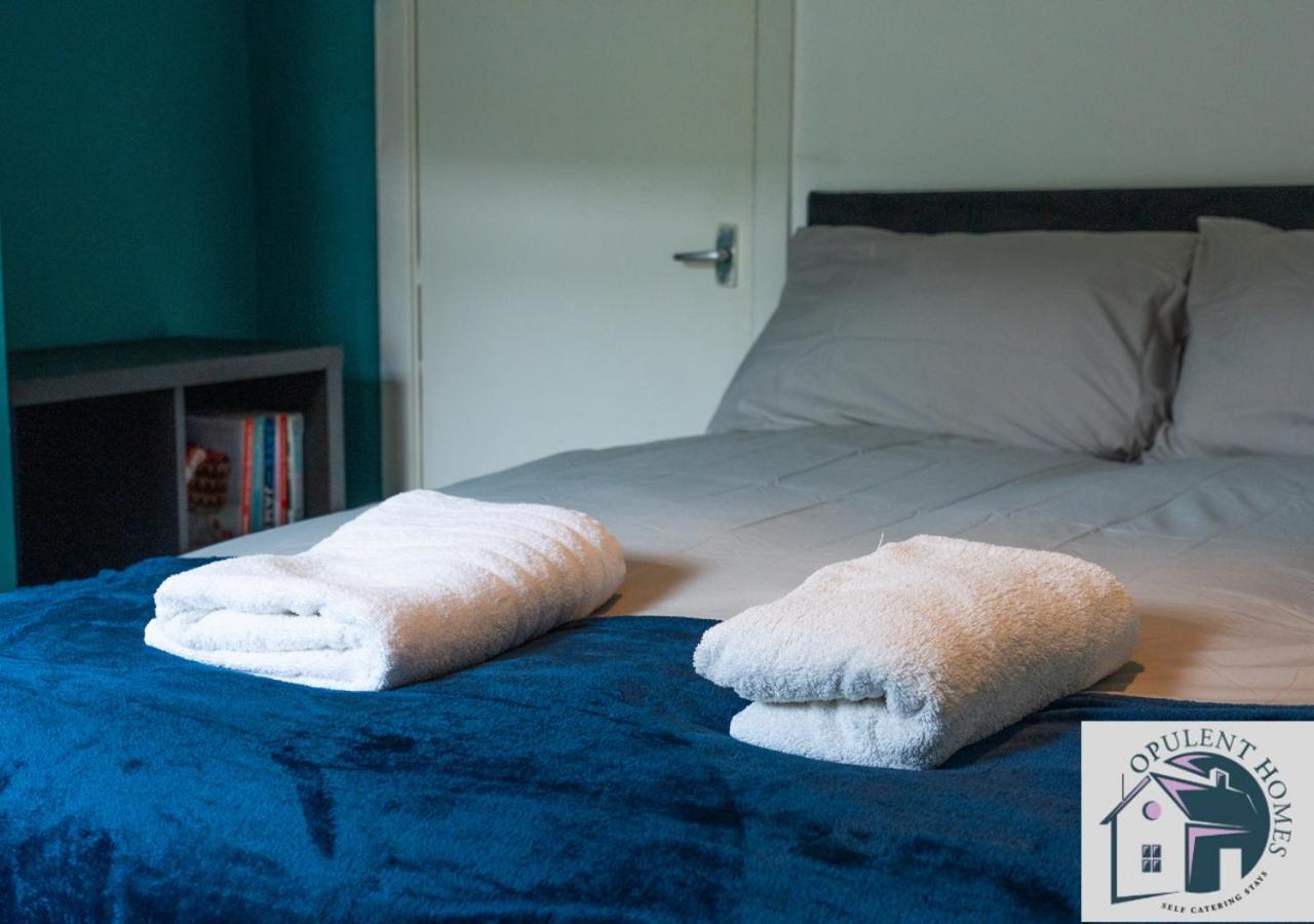 Contractors Pad - 4 Bed Town House - Cent Reading - Free Parking Βίλα Εξωτερικό φωτογραφία
