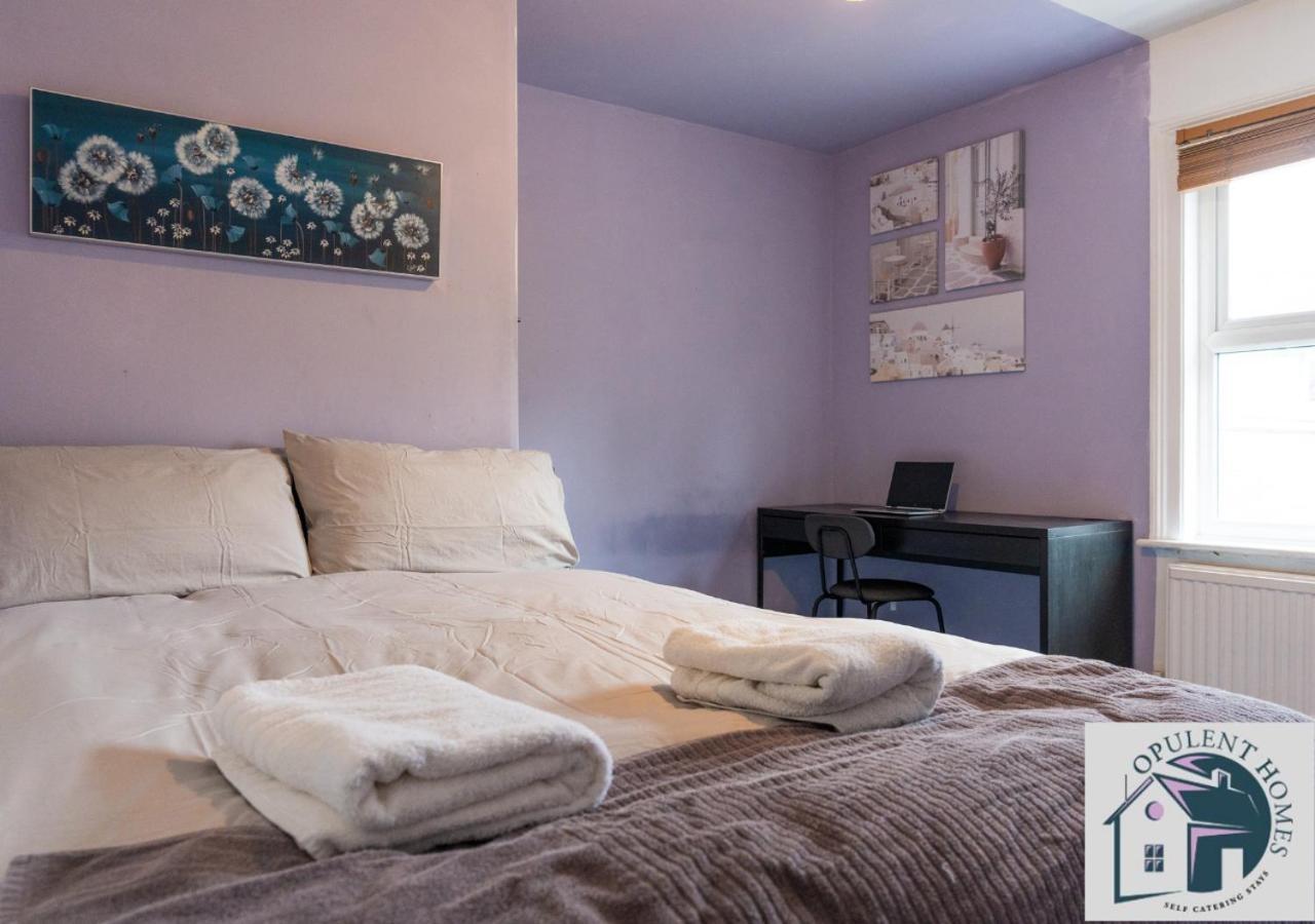 Contractors Pad - 4 Bed Town House - Cent Reading - Free Parking Βίλα Εξωτερικό φωτογραφία