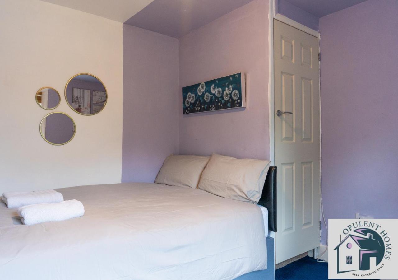 Contractors Pad - 4 Bed Town House - Cent Reading - Free Parking Βίλα Εξωτερικό φωτογραφία
