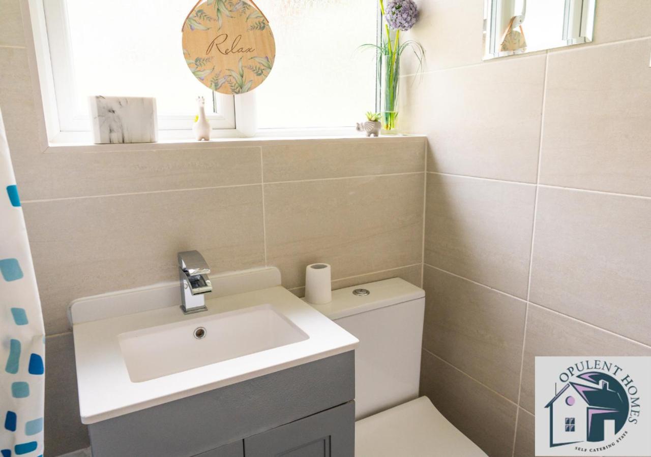 Contractors Pad - 4 Bed Town House - Cent Reading - Free Parking Βίλα Εξωτερικό φωτογραφία