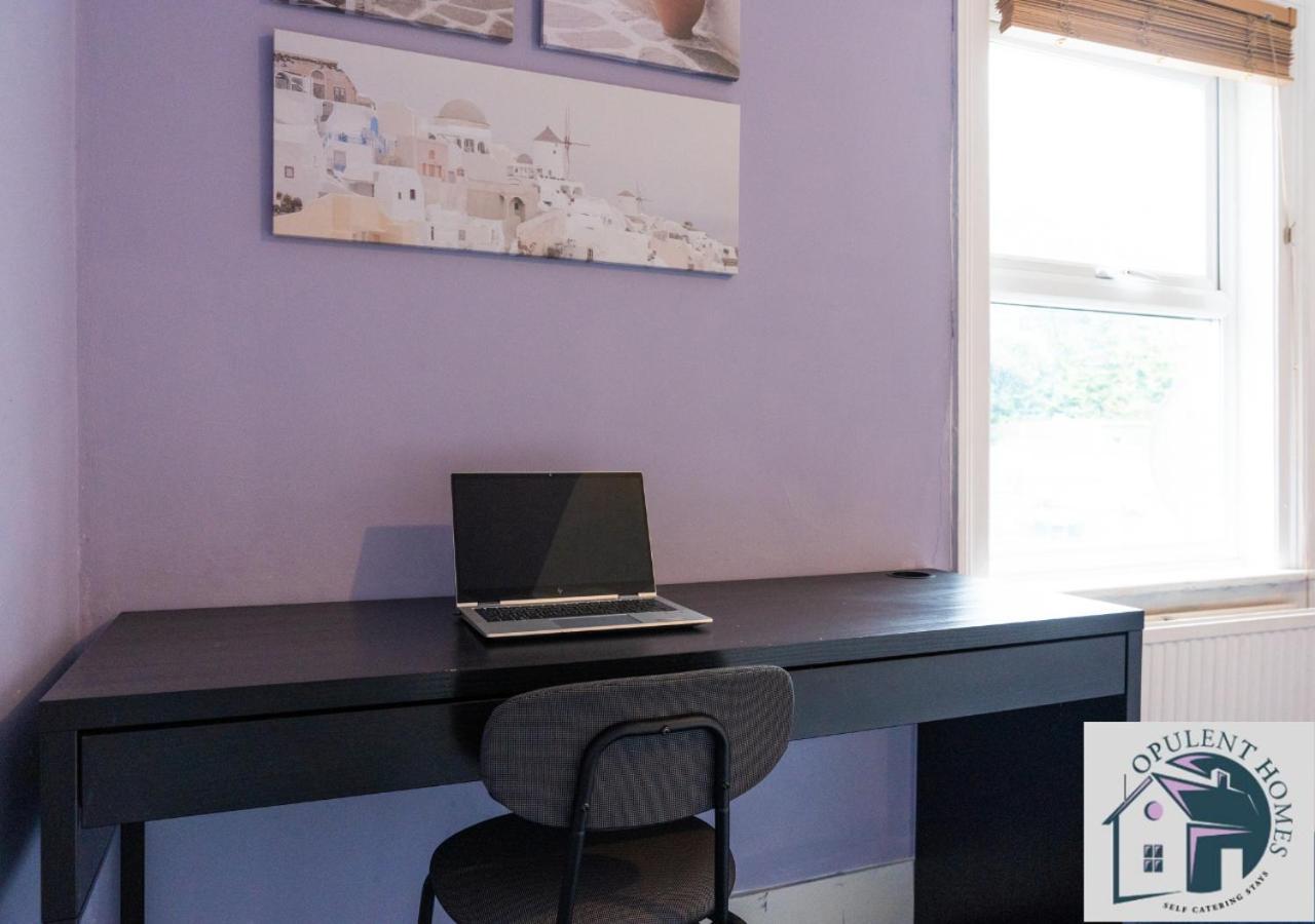 Contractors Pad - 4 Bed Town House - Cent Reading - Free Parking Βίλα Εξωτερικό φωτογραφία