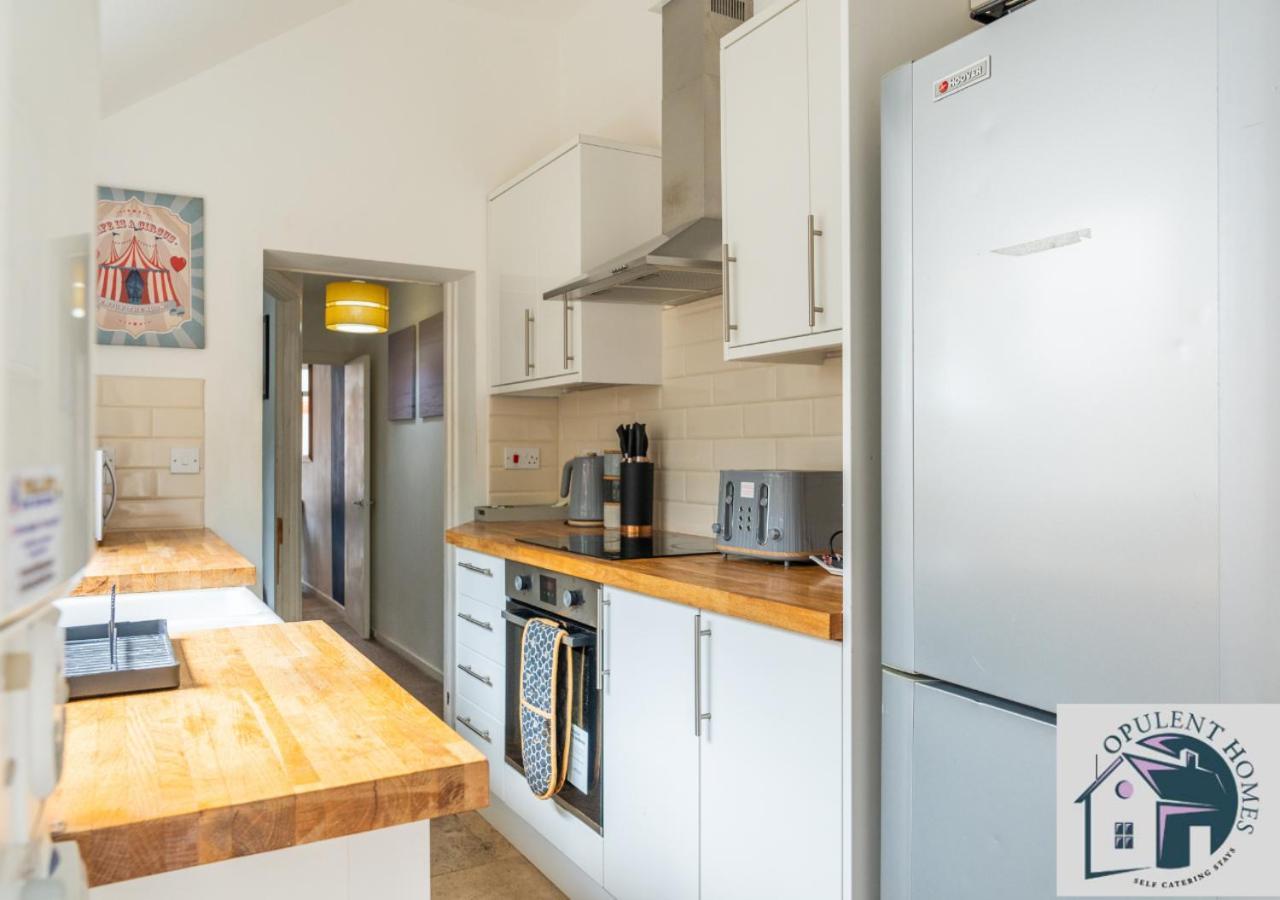 Contractors Pad - 4 Bed Town House - Cent Reading - Free Parking Βίλα Εξωτερικό φωτογραφία